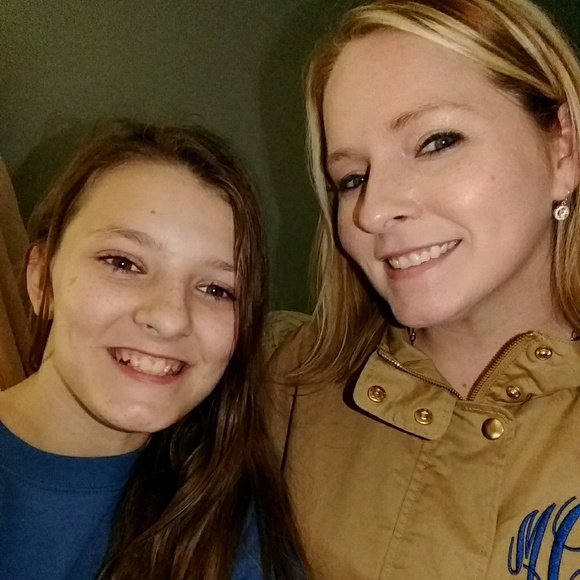 Meet your Posher, Melissa - Picture 1 of 1